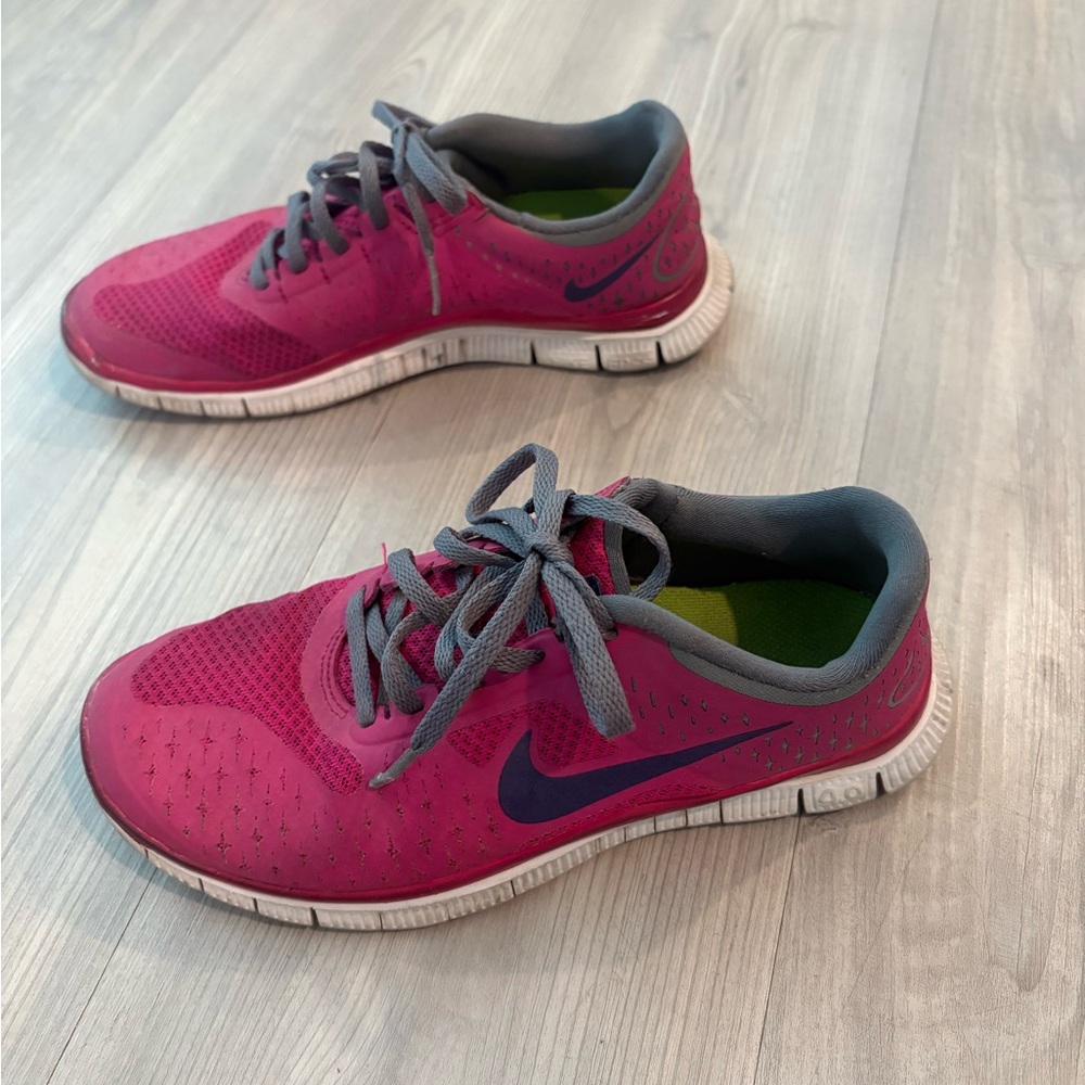 Nike Fuchsia and Charcoal Running Shoes